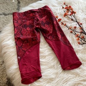 LULULEMON athletica capri leggings